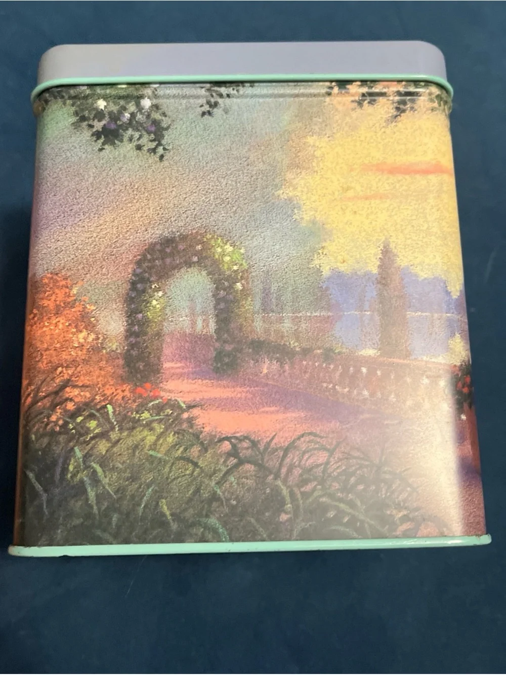 Vintage 1994 VinCenzo Japan tea tin